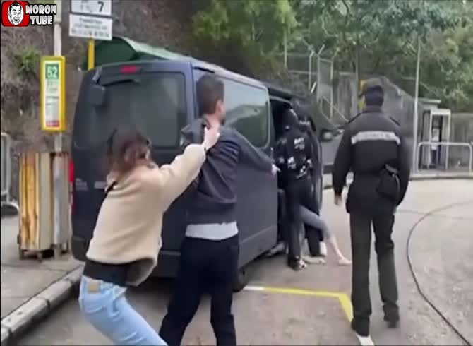 Video :He records a kidnapping in Hong Kong throughout the day